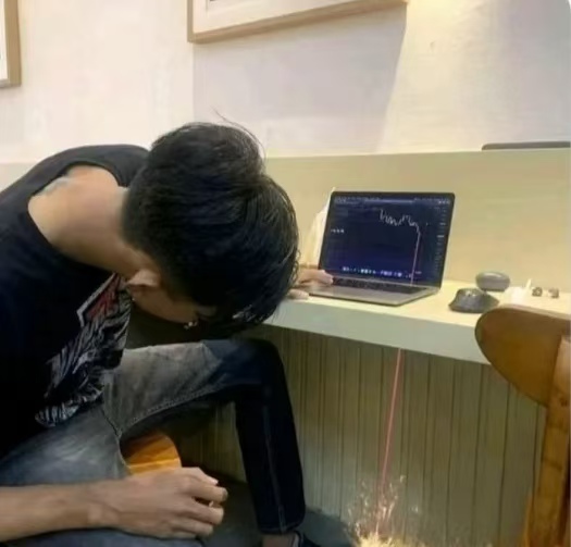 加密货币暴跌gif动图 币圈K线 暴跌表情包 gif动图下载